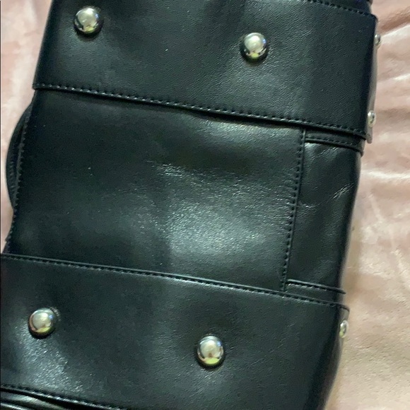 Le Chateau black suede handbag - Picture 3 of 6